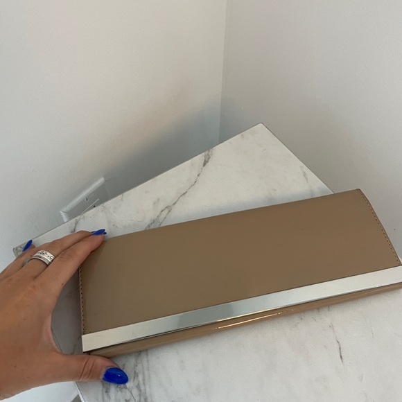 ALDO patent leather tan clutch - Picture 7 of 11